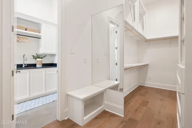 $899,900 | 111 Leaning Oak Drive, Lafayette, LA 70508