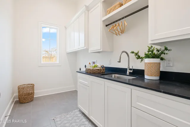 $899,900 | 111 Leaning Oak Drive, Lafayette, LA 70508