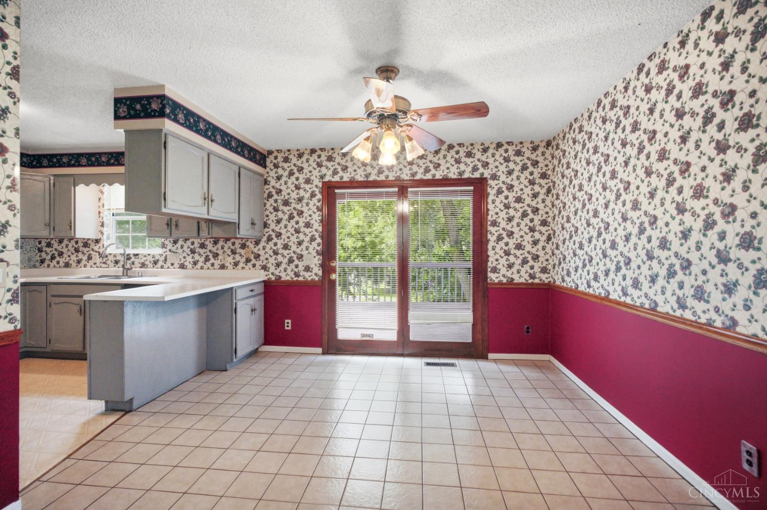 3435 Blue Rock Road Cincinnati, OH 45247 - Photo 18 of 49