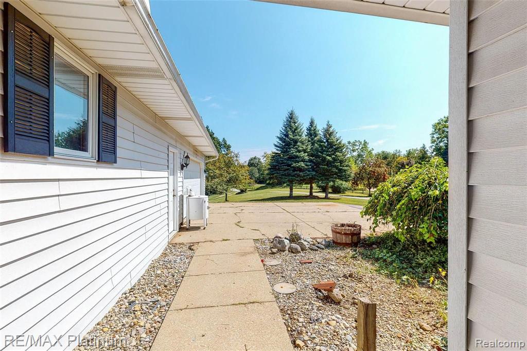 7498 Silver Lake Road Linden, MI 48451 - Photo 52 of 59