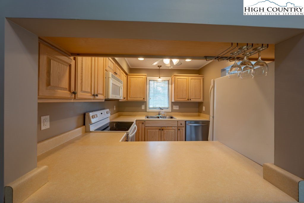 132 Juniper Drive, Unit 132 Boone, NC 28607 - Photo 5 of 36
