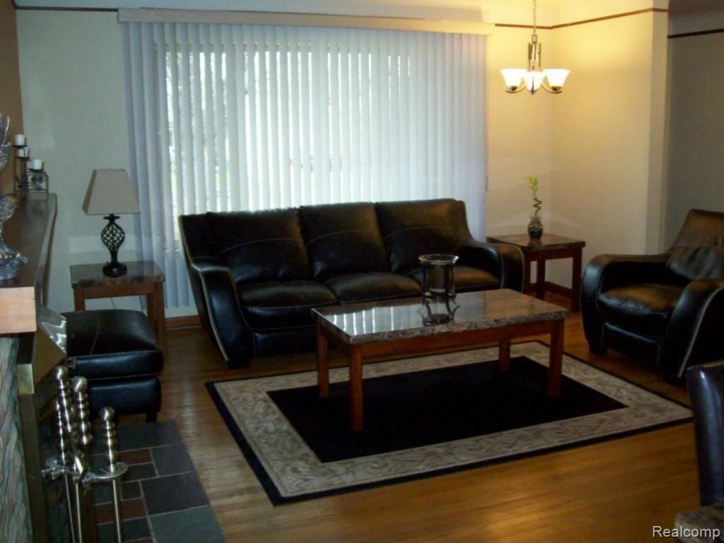 27605 Jean Road Warren, MI 48093 - Photo 2 of 36 100_4487.jpg