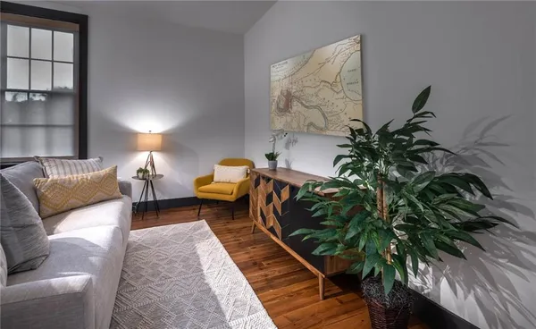 $1,995 | 3060 Dauphine Street, Unit 306, New Orleans, LA 70117