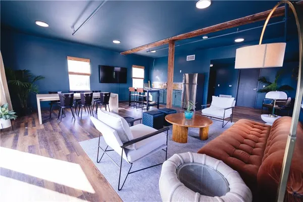 $1,995 | 3060 Dauphine Street, Unit 306, New Orleans, LA 70117