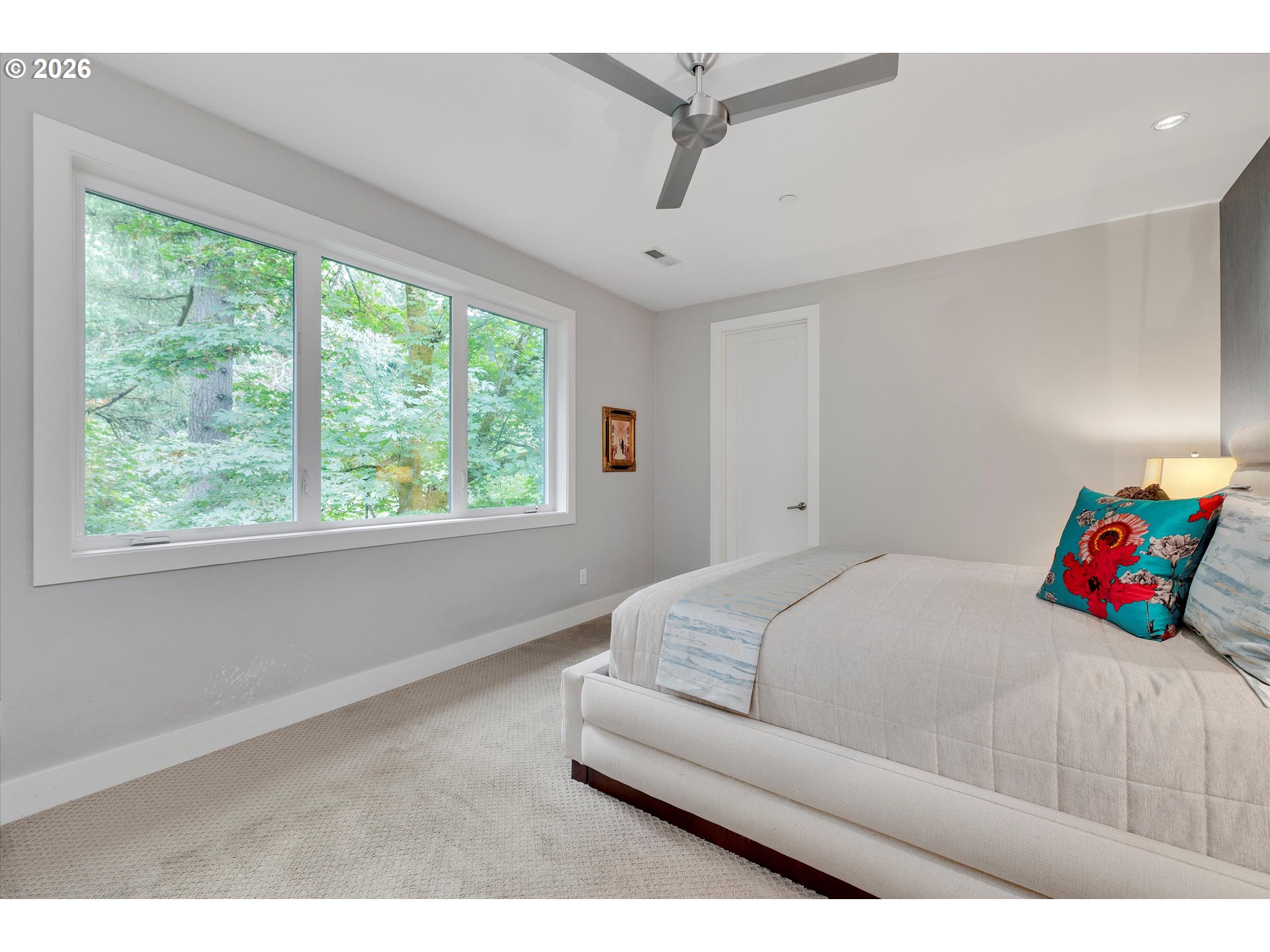 9629 Southwest 18th Place Portland, OR 97219 - Photo 15 of 41