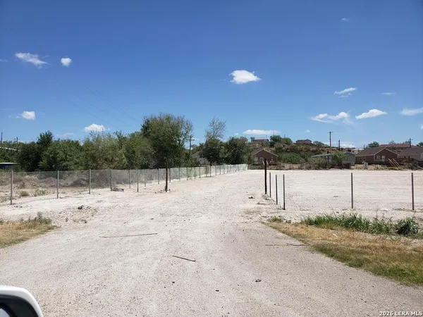$5,000 | 1157 State Loop 480, Unit 2, Eagle Pass, TX 78852