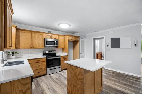 $265,000 | 421 South 1st Street, Krum, TX 76249