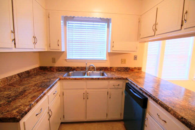 3384 Lacoste Road Mobile, AL 36618 - Photo 11 of 21 Kitchen 11 x 8