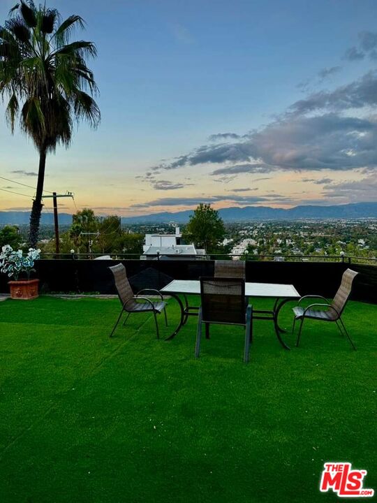 3641 Sunswept Drive Studio City, CA 91604 - Photo 14 of 24