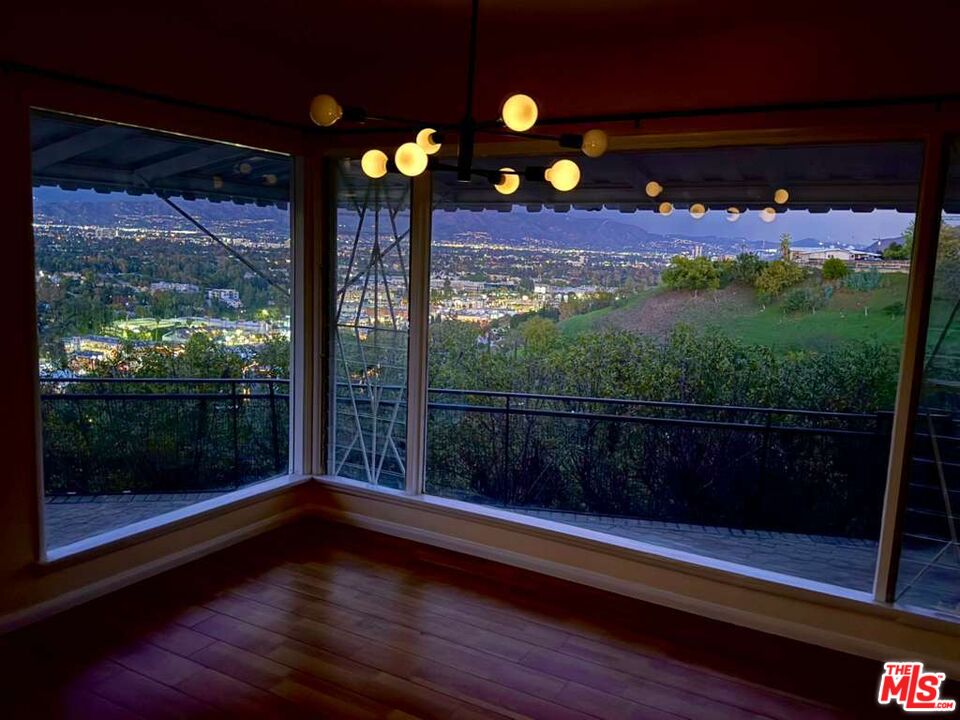 3641 Sunswept Drive Studio City, CA 91604 - Photo 17 of 24