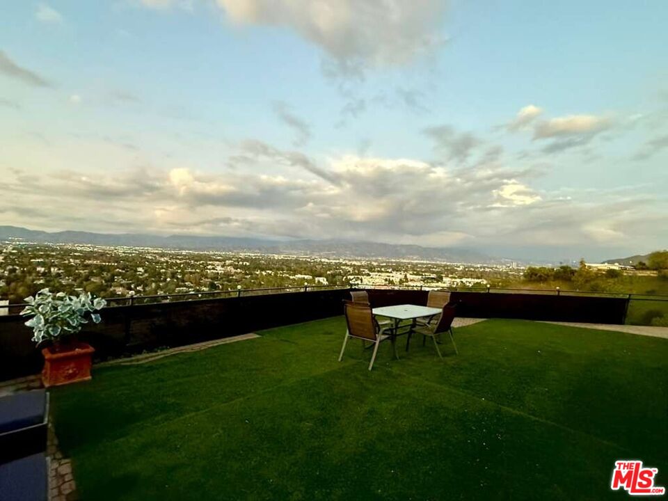 3641 Sunswept Drive Studio City, CA 91604 - Photo 19 of 24