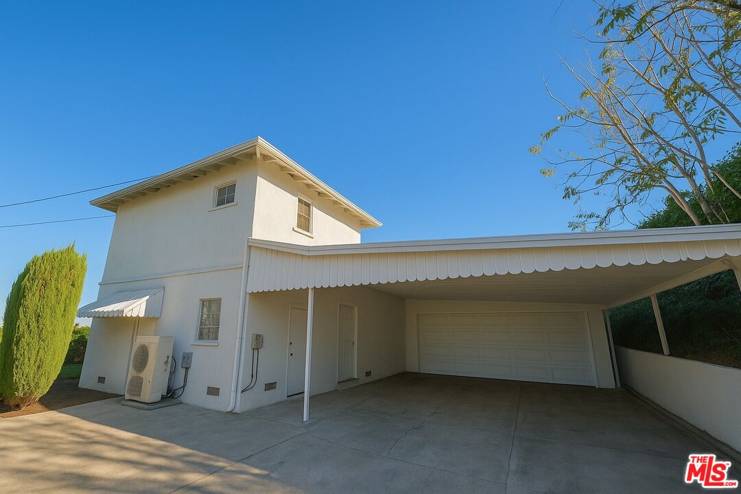 3641 Sunswept Drive Studio City, CA 91604 - Photo 2 of 24