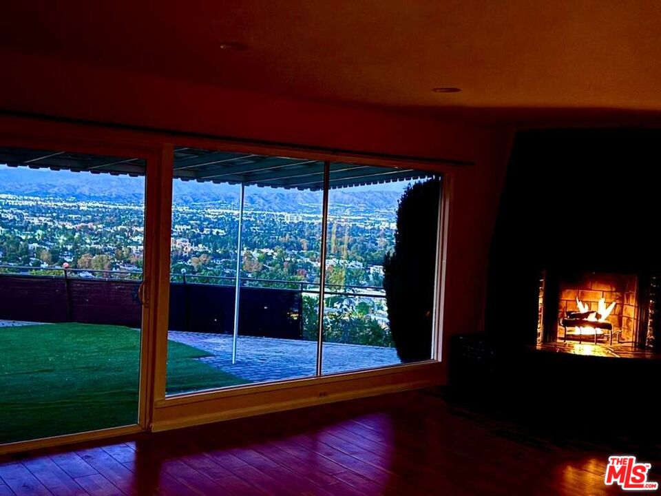 3641 Sunswept Drive Studio City, CA 91604 - Photo 3 of 24