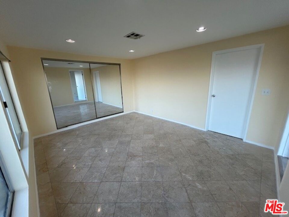 3641 Sunswept Drive Studio City, CA 91604 - Photo 9 of 24