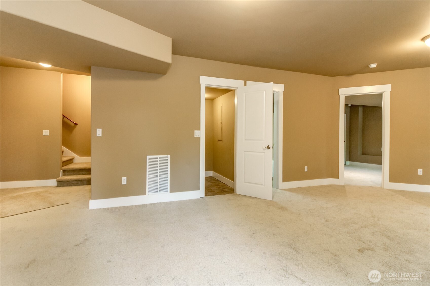 3000 South Mt Baker Boulevard Seattle, WA 98144 - Photo 35 of 40 an empty room with closet and bathroom
