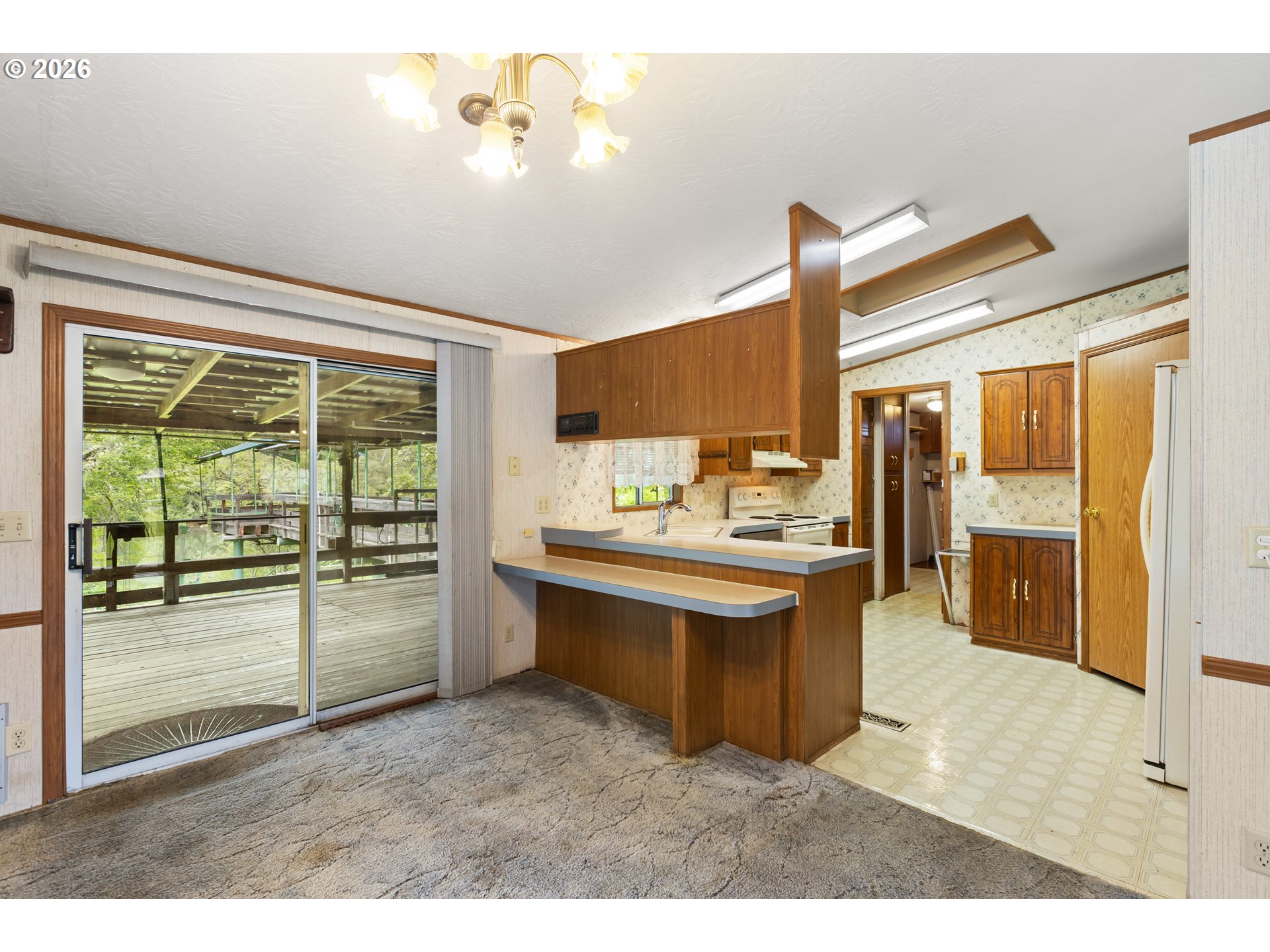 212 East Dyke Road Dillard, OR 97496 - Photo 11 of 48