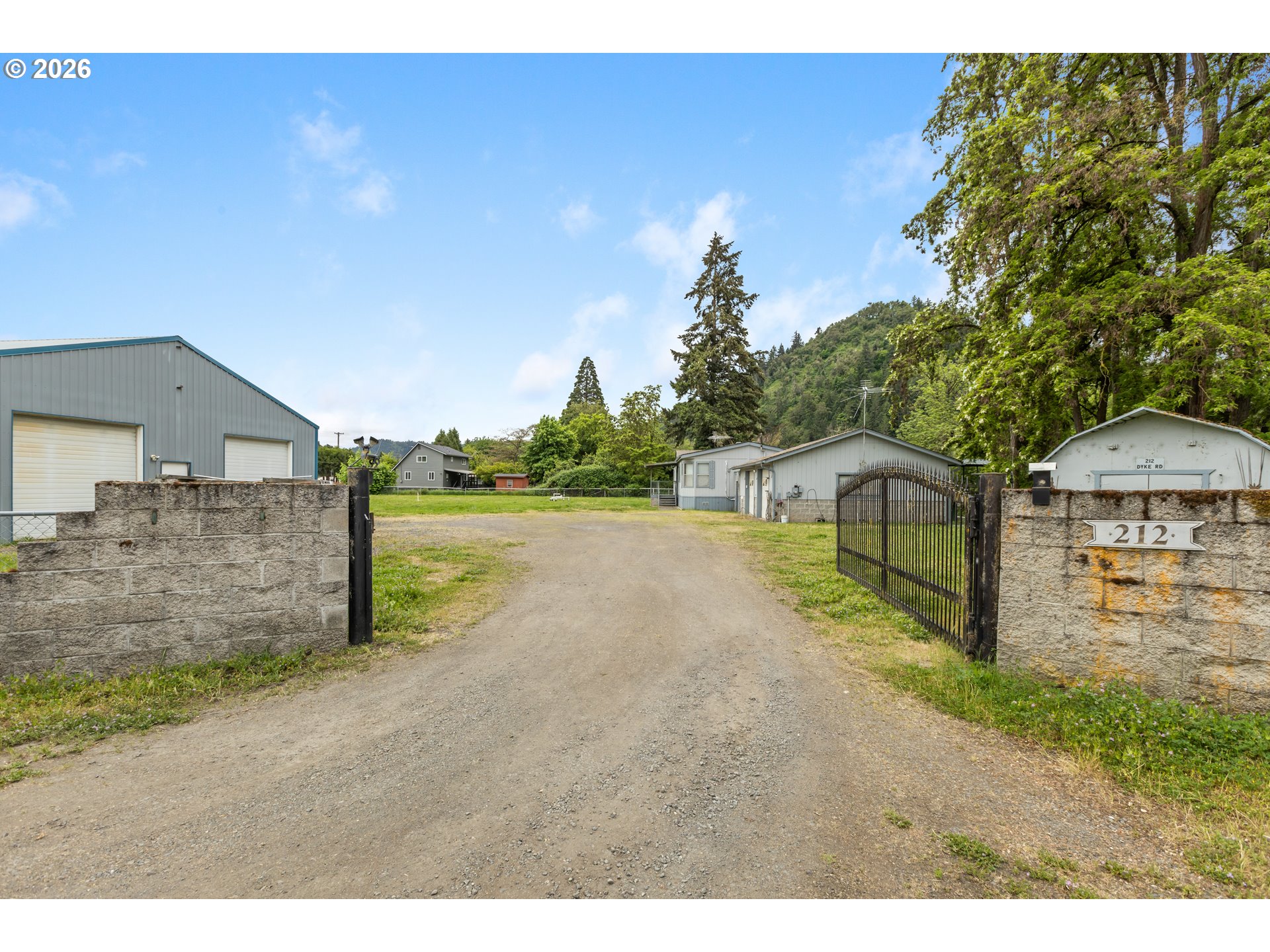 212 East Dyke Road Dillard, OR 97496 - Photo 2 of 48