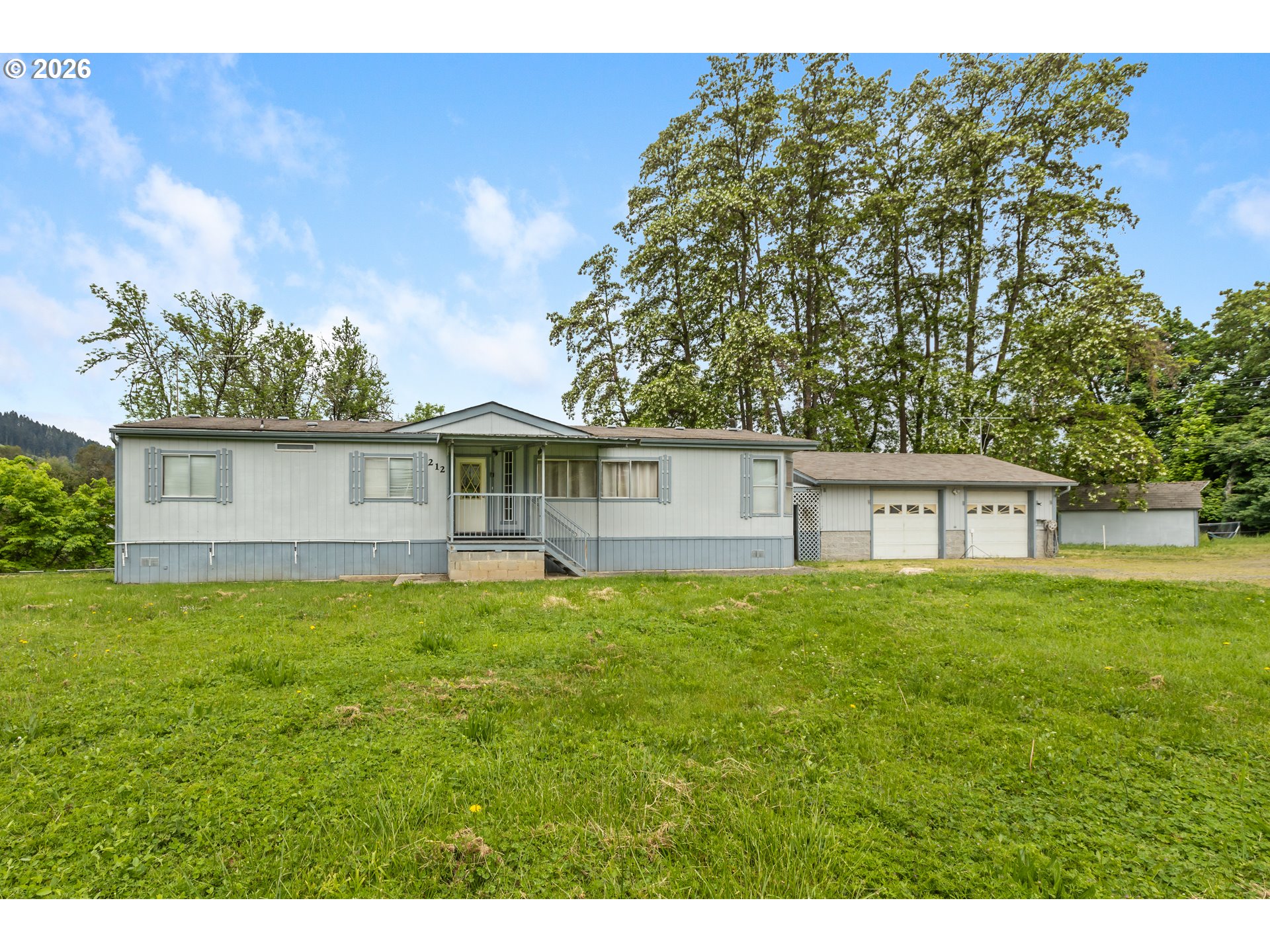 212 East Dyke Road Dillard, OR 97496 - Photo 5 of 48