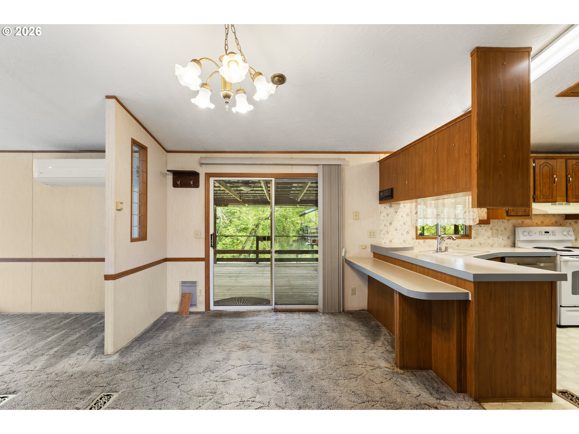 212 East Dyke Road Dillard, OR 97496 - Photo 10 of 48