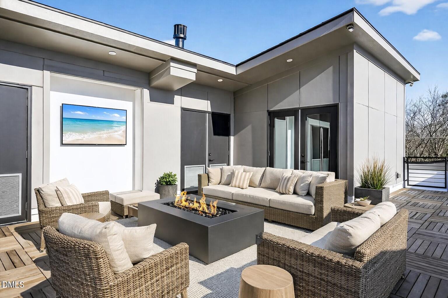 1521 Sunrise Avenue Raleigh, NC 27608 - Photo 27 of 36 a living room with furniture and a large window