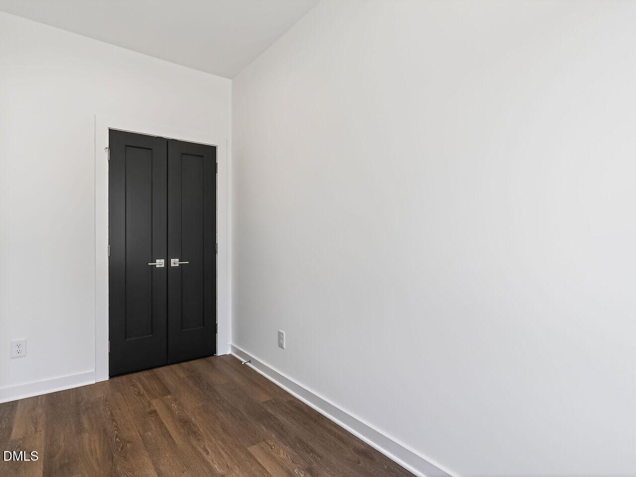 1521 Sunrise Avenue Raleigh, NC 27608 - Photo 7 of 36 a view of an empty room