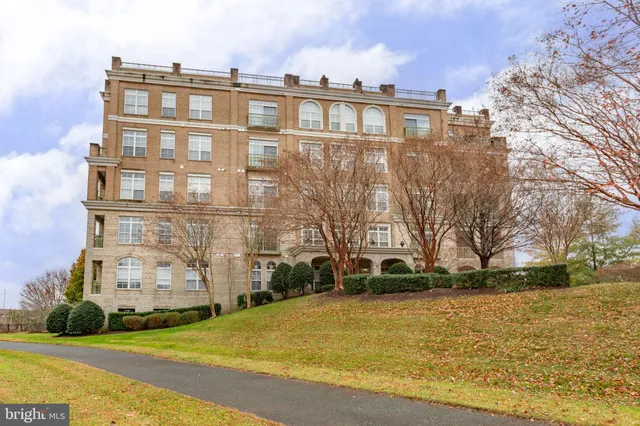 $385,000 | 810 Belmont Bay Drive, Unit 303, Woodbridge, VA 22191