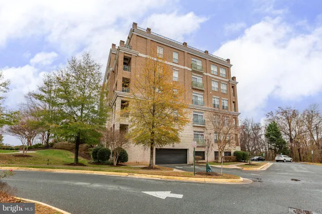 $385,000 | 810 Belmont Bay Drive, Unit 303, Woodbridge, VA 22191
