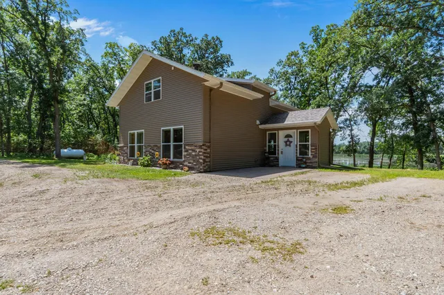$1,250,000 | 23730 Oak Lake Trail Southeast, Erskine, MN 56535