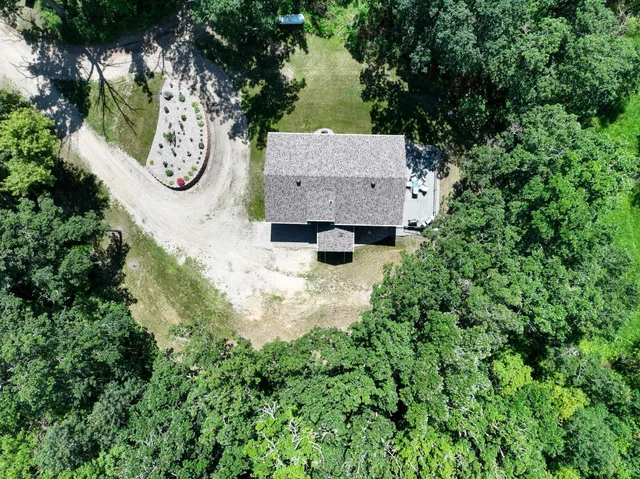 $1,250,000 | 23730 Oak Lake Trail Southeast, Erskine, MN 56535