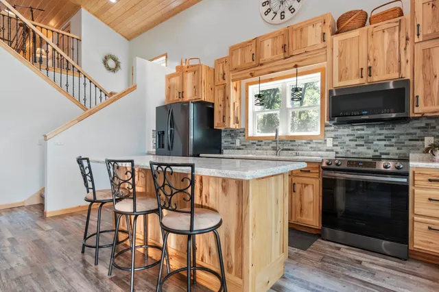 $1,250,000 | 23730 Oak Lake Trail Southeast, Erskine, MN 56535