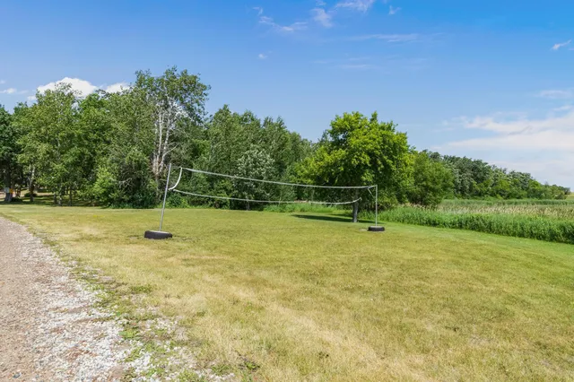 $1,250,000 | 23730 Oak Lake Trail Southeast, Erskine, MN 56535