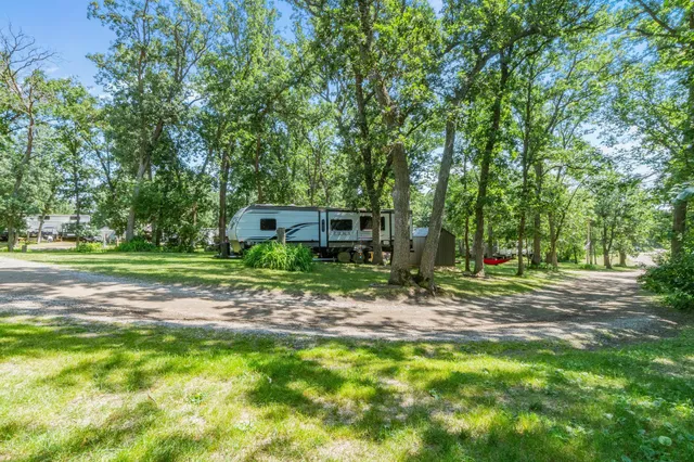 $1,250,000 | 23730 Oak Lake Trail Southeast, Erskine, MN 56535