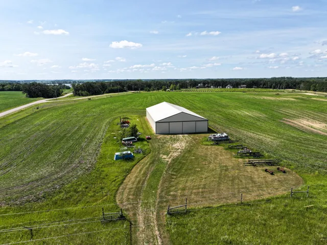 $1,250,000 | 23730 Oak Lake Trail Southeast, Erskine, MN 56535