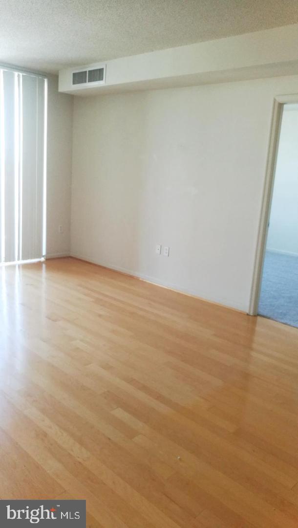 2726 Gallows Road, Unit 1217 Vienna, VA 22180 - Photo 6 of 16
