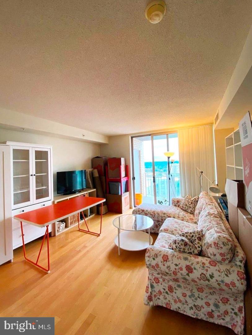 2726 Gallows Road, Unit 1217 Vienna, VA 22180 - Photo 7 of 16