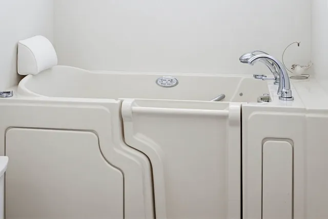 $515,000 | 16180 Oak Lawn Drive, Splendora, TX 77372