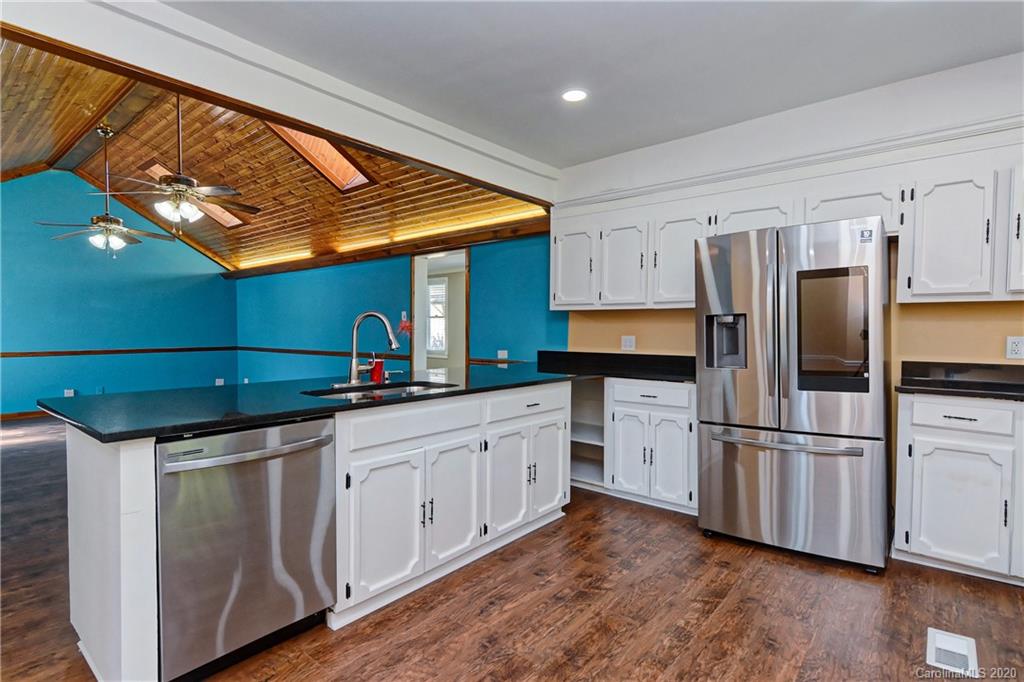1407 South York Road Gastonia, NC 28052 - Photo 21 of 35 Gallery Image 21