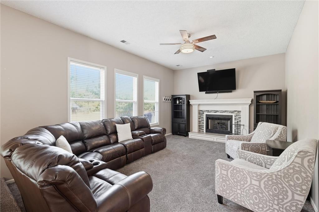 16356 South Central Street Olathe, KS 66062 - Photo 7 of 47