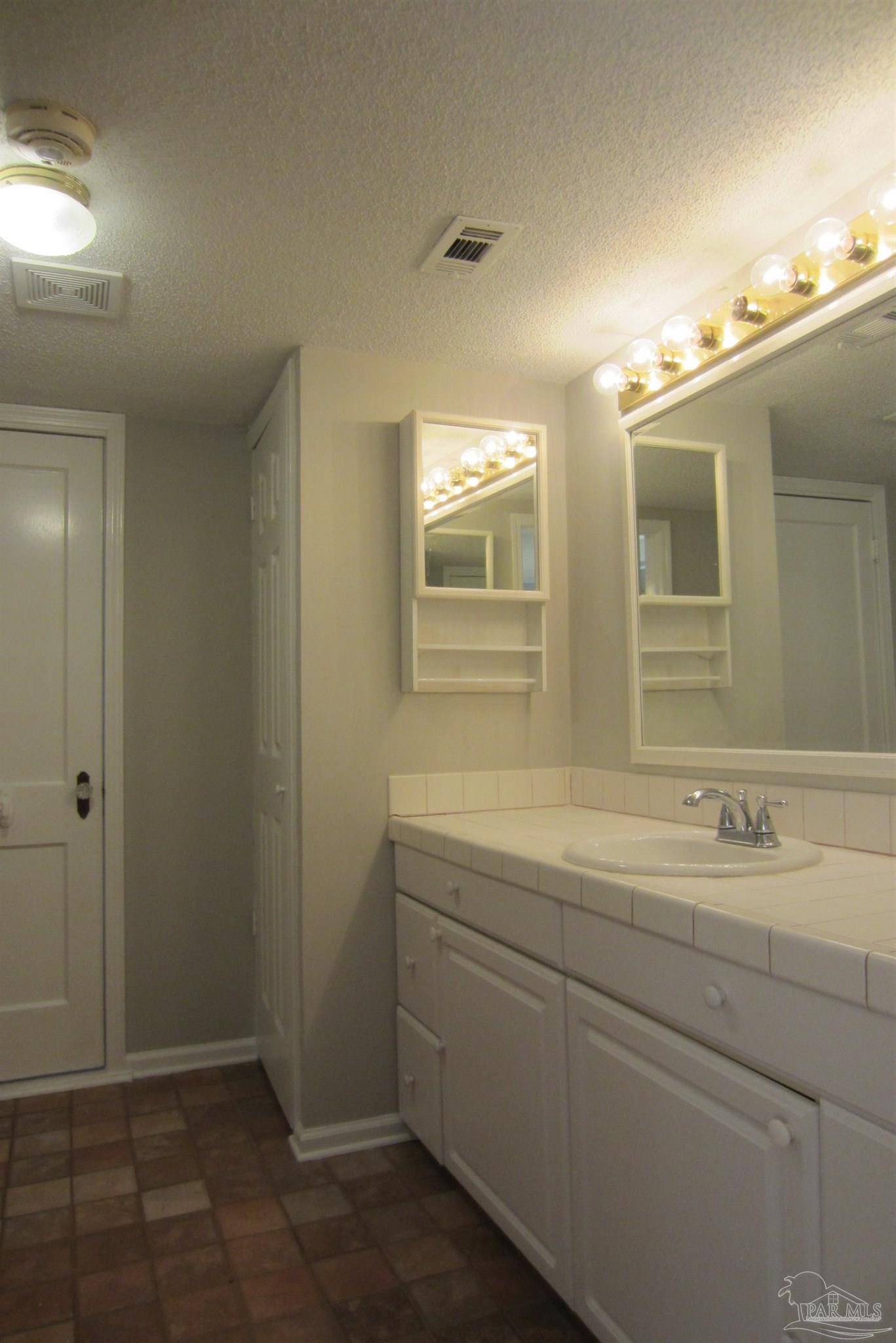 106 Country Club Road Pensacola, FL 32507 - Photo 21 of 40 Gallery Image 21