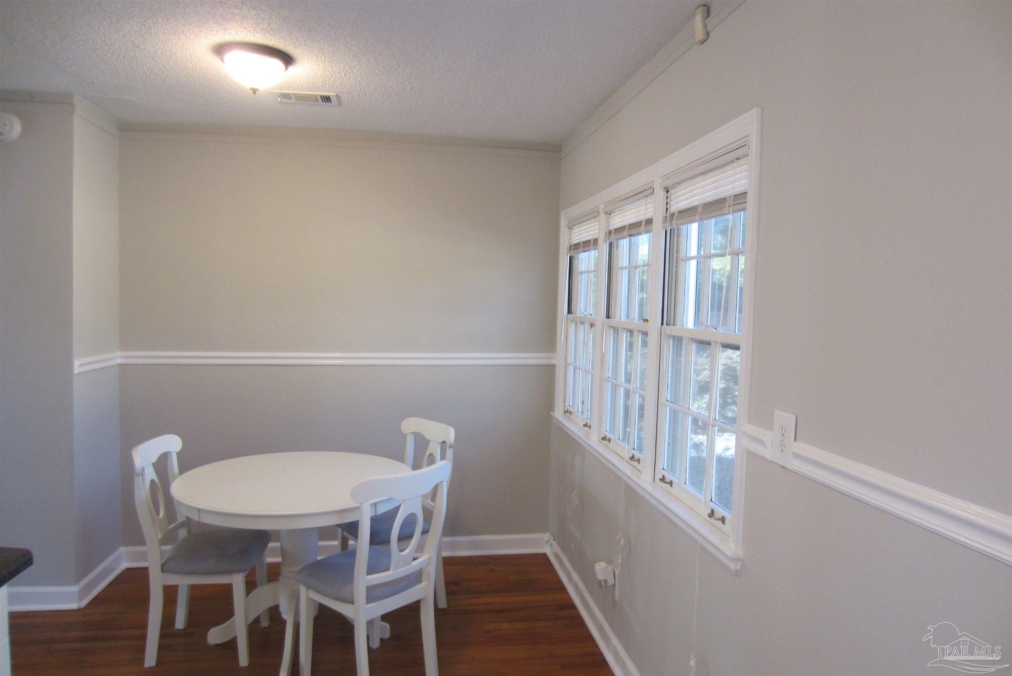 106 Country Club Road Pensacola, FL 32507 - Photo 7 of 40 Gallery Image 7