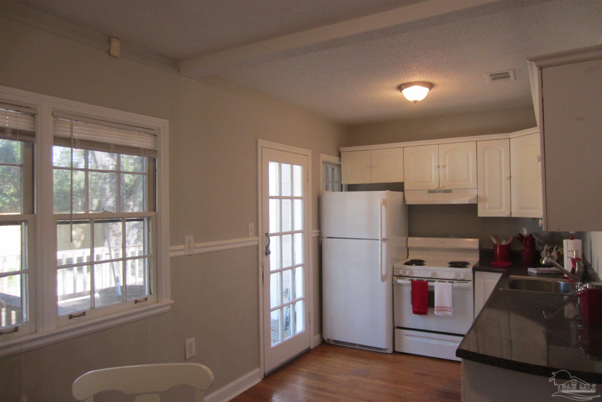 106 Country Club Road Pensacola, FL 32507 - Photo 10 of 40 Gallery Image 10