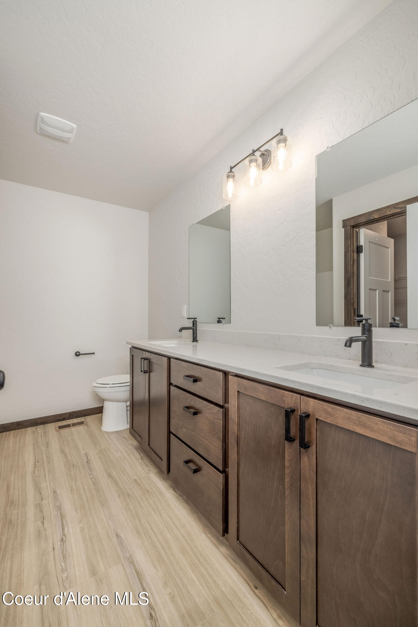 6835 West Daltrey Way Rathdrum, ID 83858 - Photo 11 of 25 Master bath