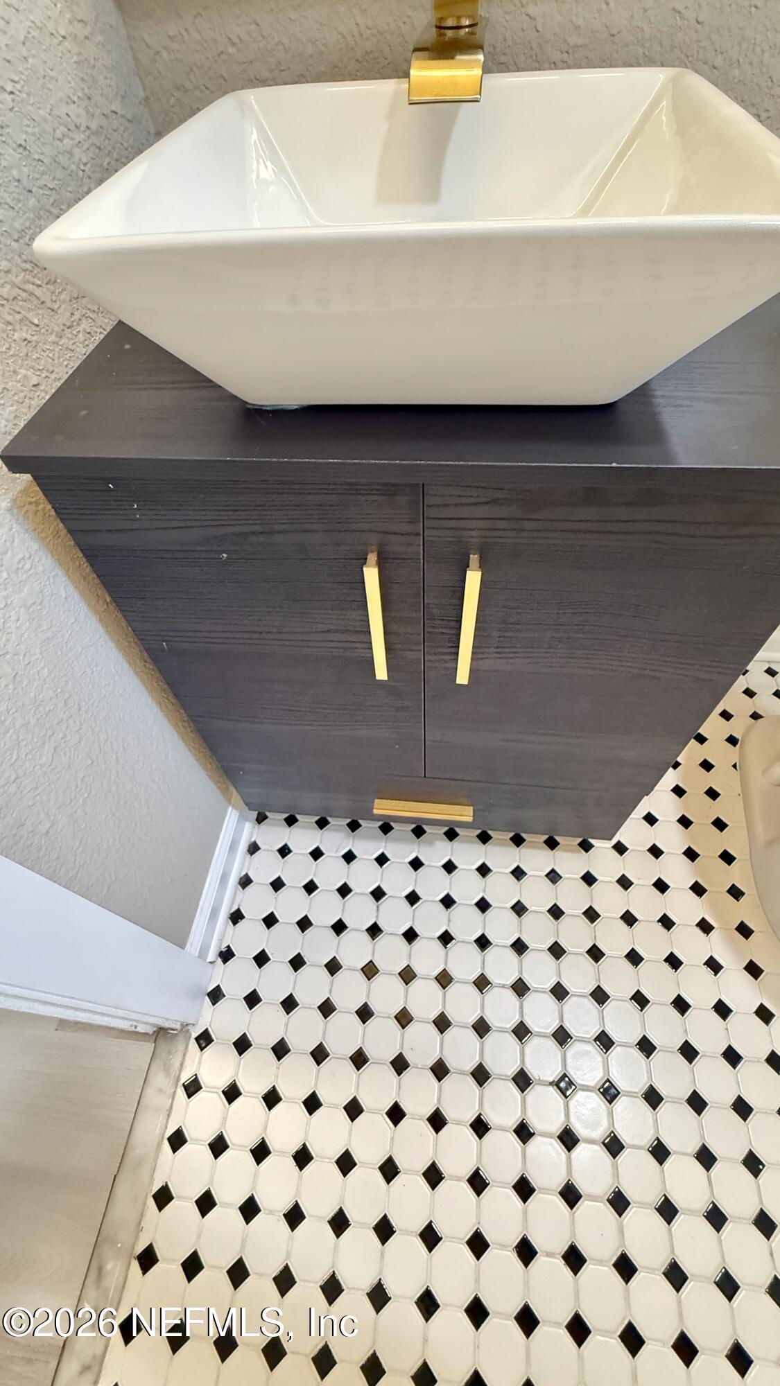 696 Kestner Road Atlantic Beach, FL 32233 - Photo 12 of 18 a close view of a sink