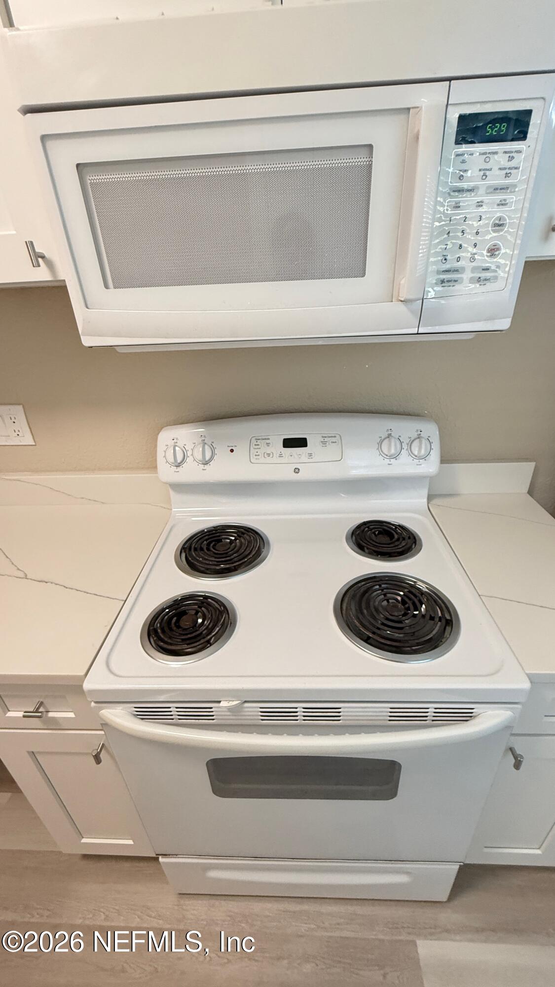696 Kestner Road Atlantic Beach, FL 32233 - Photo 9 of 18 a close view of washer and dryer