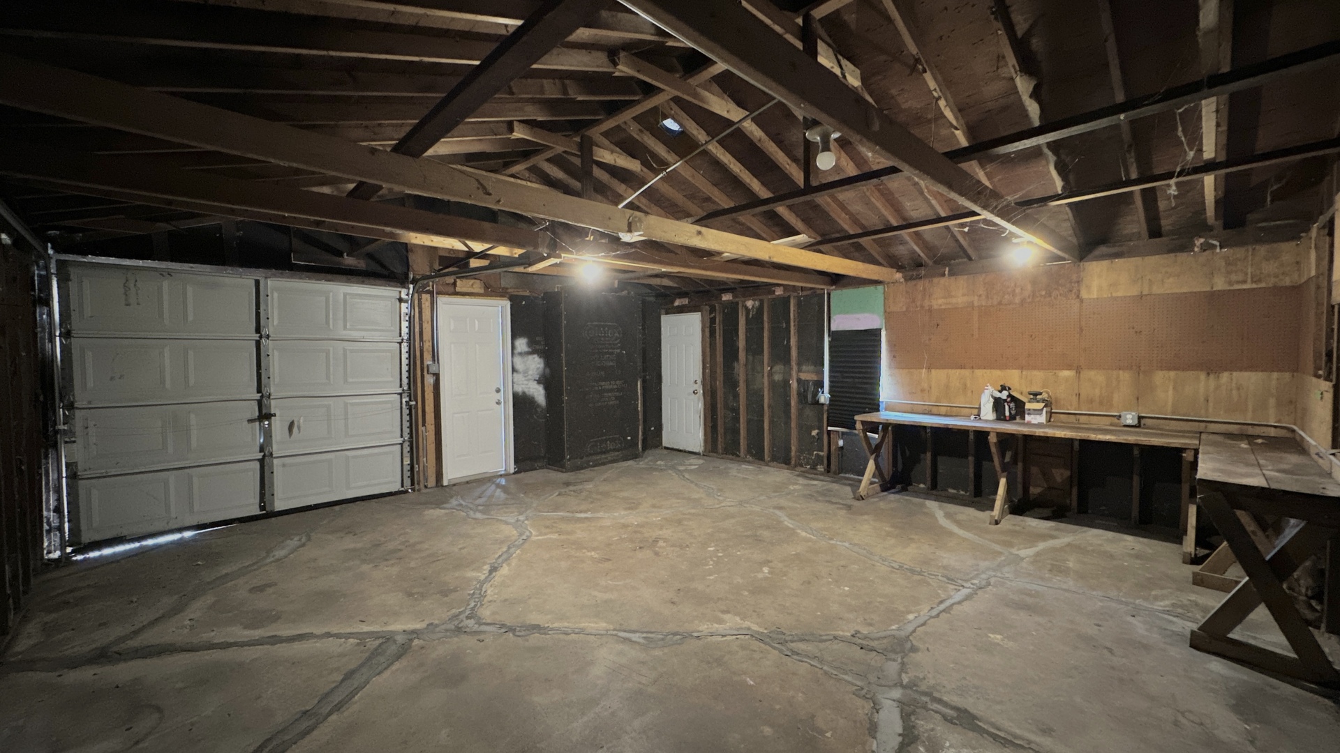 3512 John Street Steger, IL 60475 - Photo 17 of 18 a view of a garage room