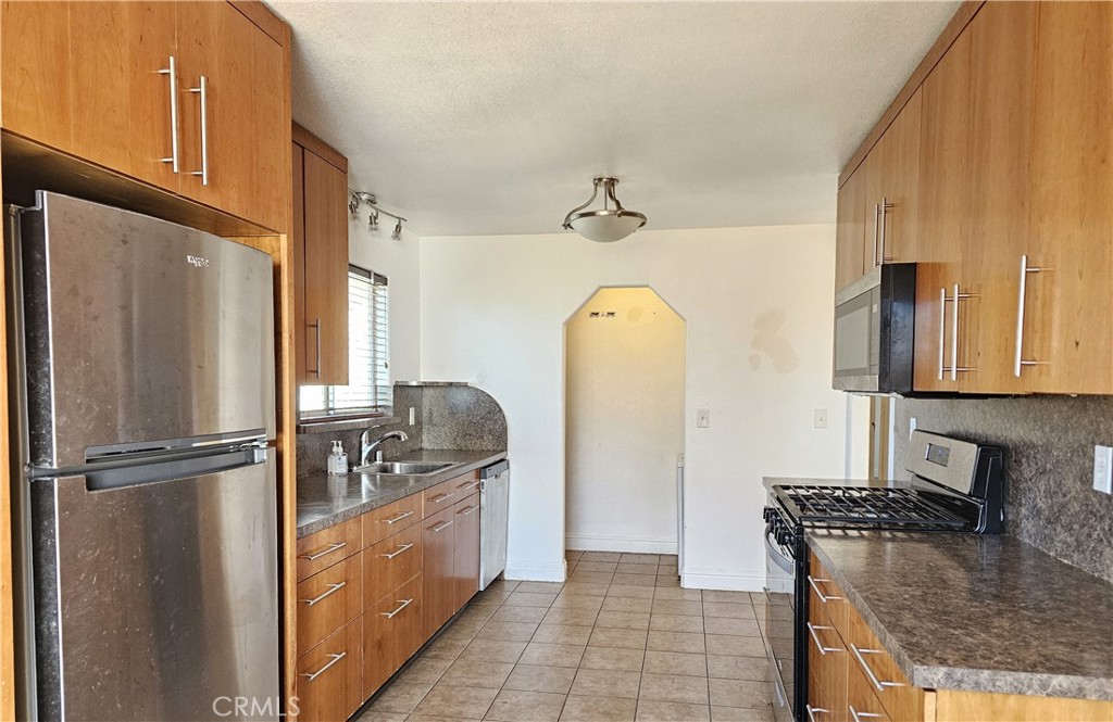 19141 Ravenhill Road Hidden Valley Lake, CA 95467 - Photo 13 of 38