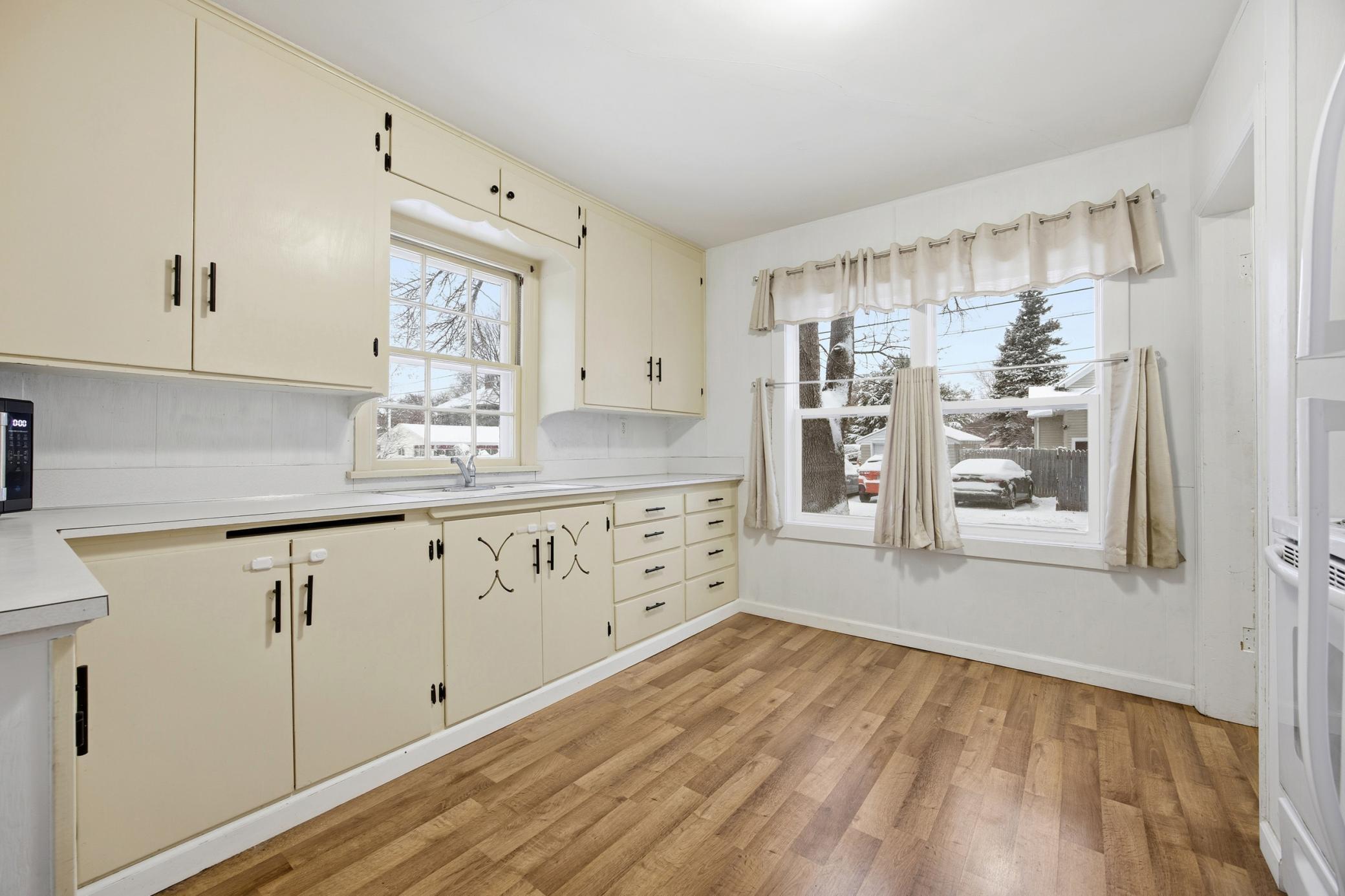 807 5th Street South Moorhead, MN 56560 - Photo 8 of 16