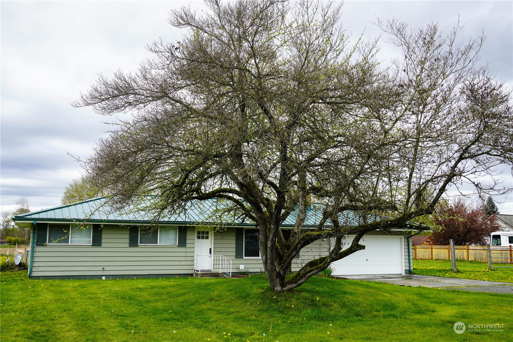 11108-11110 Mundy Loss Road Buckley, WA 98321 - Photo 1 of 40 Gallery Image 1