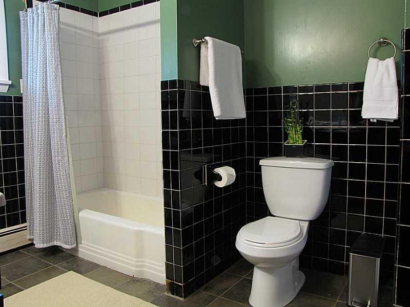 35 River Road Topsham, ME 04086 - Photo 16 of 34 Bathroom.