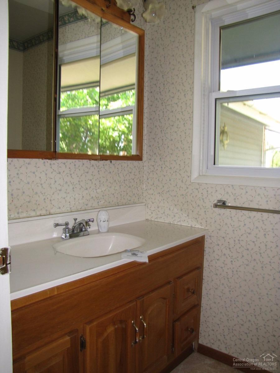 1232 Northwest Rimrock Drive Redmond, OR 97756 - Photo 9 of 24 Additional Photo